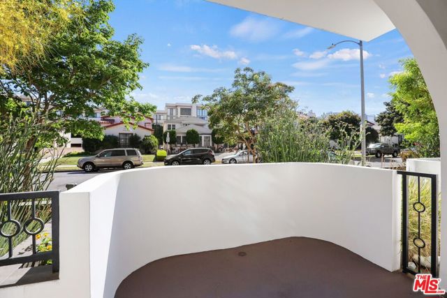 1868 Kelton Avenue, Los Angeles CA: https://media.crmls.org/mediaz/64dcc169-d17e-4170-851b-a10abc3a869a.jpg