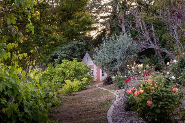 15017 Skyridge Road, Poway CA: https://media.crmls.org/mediaz/64dccf62-b7e4-47f9-b232-d3f2ad51dd3a.jpg