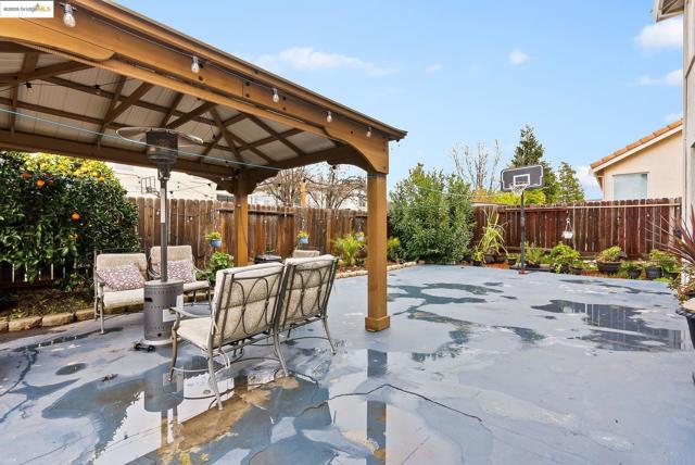 2105 Bedrock Way, Antioch CA: https://media.crmls.org/mediaz/64dcdc4d-42ac-4ff6-89df-03598a4703ca.jpg