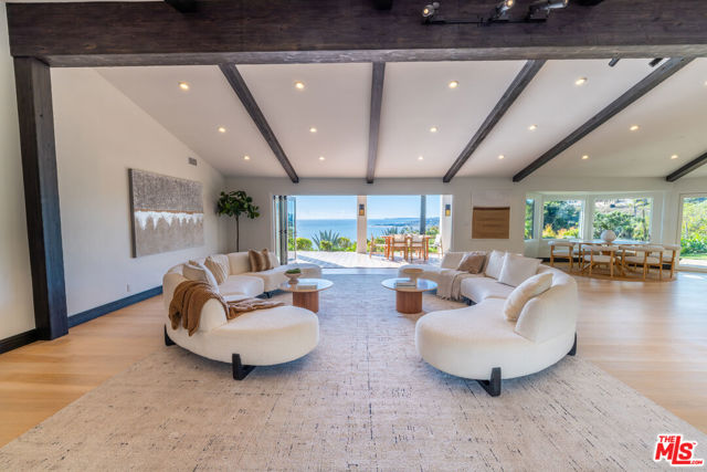 21607 Rambla Vista, Malibu CA: https://media.crmls.org/mediaz/64dd0552-7ad3-4b35-8995-b0974c048dd9.jpg