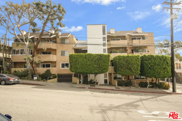 1010 Hammond Street, West Hollywood CA: https://media.crmls.org/mediaz/64dd0622-6f85-4b9e-aac6-12b31e6a0bc6.jpg