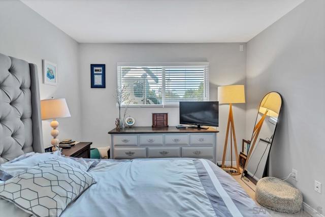 3978 Shenandoah Dr, Oceanside CA: https://media.crmls.org/mediaz/64dd4542-2584-43f7-9c15-f54372f31e1e.jpg