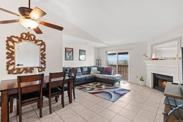 Detail Gallery Image 4 of 18 For 1257 Soria, Escondido,  CA 92026 - 2 Beds | 2 Baths