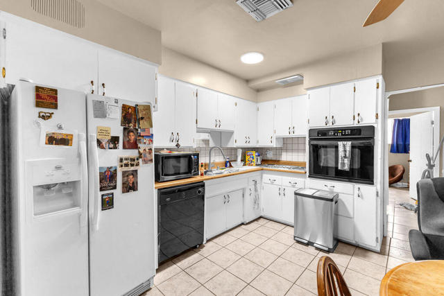 28300 Desert Charm Road, Desert Hot Springs CA: https://media.crmls.org/mediaz/64de5717-e90b-4d1b-8f3a-0e9eb461f0d9.jpg