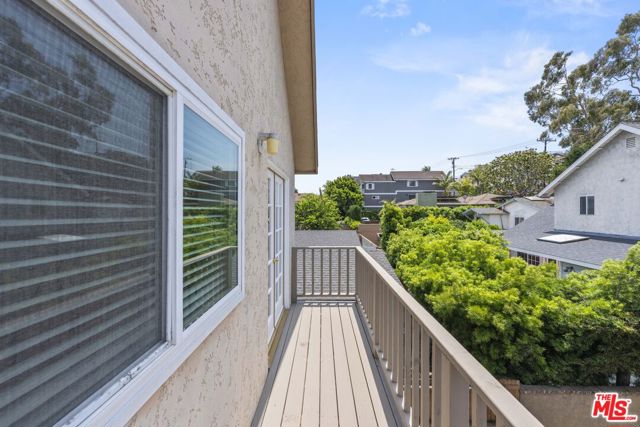 1711 Goodman Avenue, Redondo Beach CA: https://media.crmls.org/mediaz/64deb4a4-995a-47b3-8a90-11a4ce09c81c.jpg