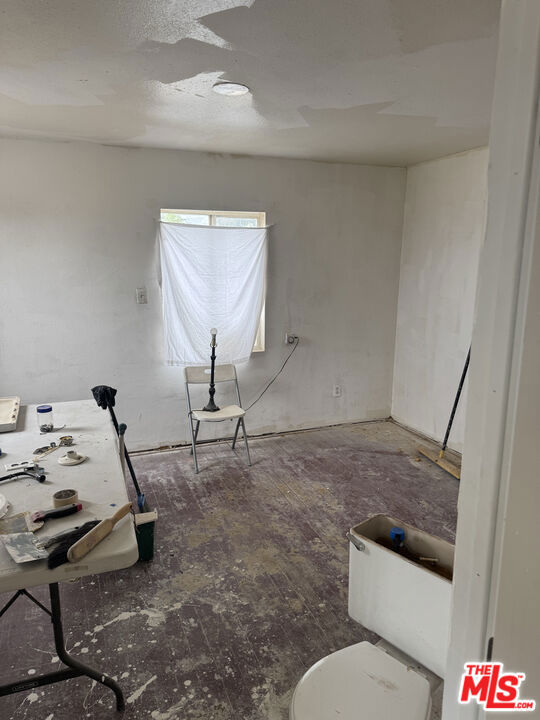 38652 9th Street, Palmdale CA: https://media.crmls.org/mediaz/64df76ea-4d04-4a82-a9f7-b8db7c89b708.jpg