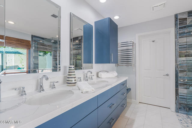 356 Laguna Terrace, Simi Valley CA: https://media.crmls.org/mediaz/64df930a-5c36-405b-974b-86cebea7a0d2.jpg