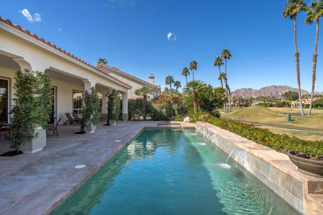 81100 Legends Way, La Quinta CA: https://media.crmls.org/mediaz/64e00984-421d-4a9c-87e4-5cb516e94e28.jpg