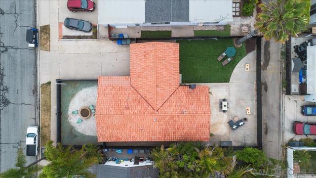 1211 California St, Imperial Beach CA: https://media.crmls.org/mediaz/64e00f15-25fb-45c4-b152-41077ec6884a.jpg