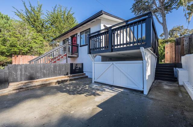 1113 Presidio Boulevard, Pacific Grove CA: https://media.crmls.org/mediaz/64e08d88-89dc-45fb-bb5f-3a69639e24b2.jpg