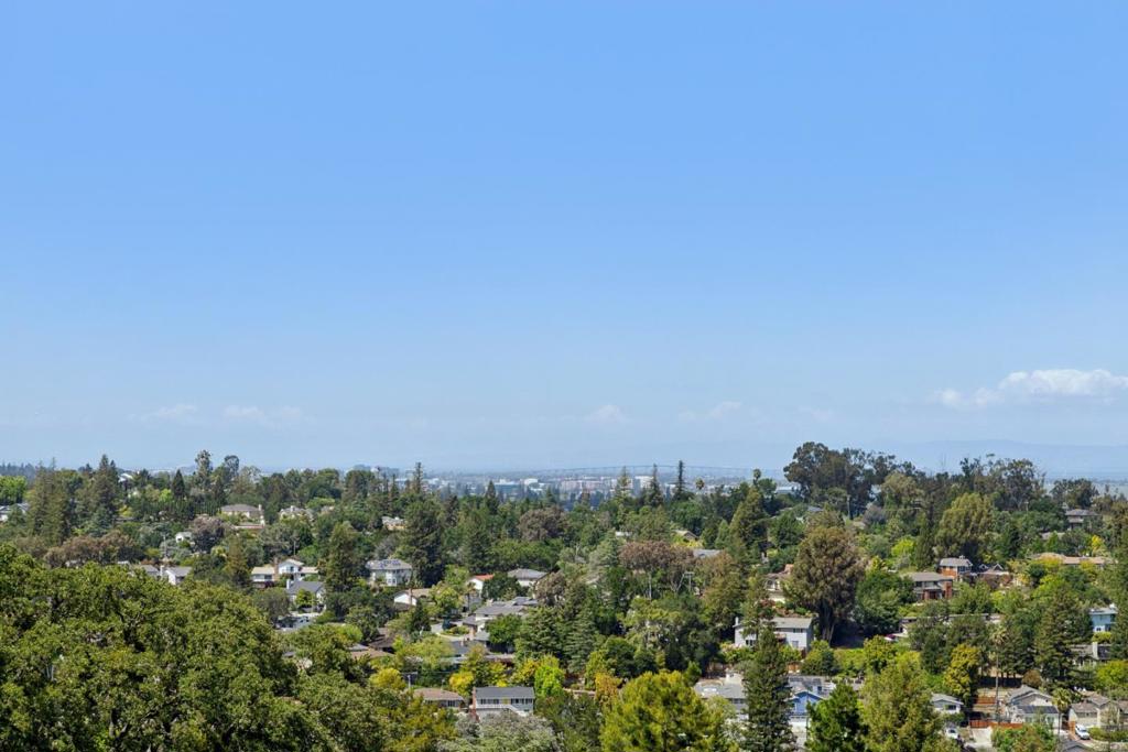 https://media.crmls.org/mediaz/64e093cd-16f6-4e32-aeca-51ca9ddfd9a3.jpg?preset=X-Large