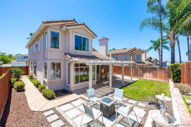838 Masters Dr, Oceanside CA: https://media.crmls.org/mediaz/64e0945f-95c1-4245-8ab6-c7e8c13f9ed1.jpg