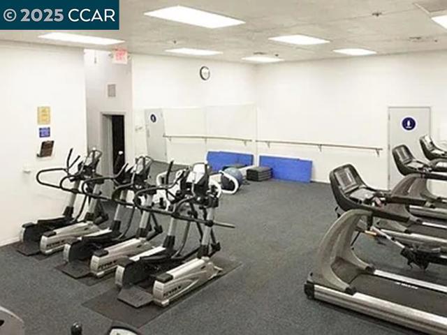 310 N Civic Drive, Walnut Creek CA: https://media.crmls.org/mediaz/64e09f8e-3736-46f1-bbf8-70039b111eb0.jpg
