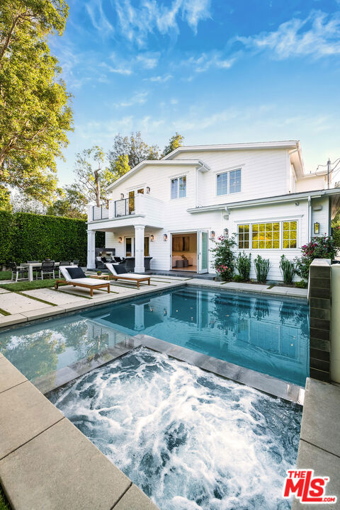 4402 Ledge Avenue, Toluca Lake CA: https://media.crmls.org/mediaz/64e0d6a5-f52a-4520-b02e-04e227941ae1.jpg