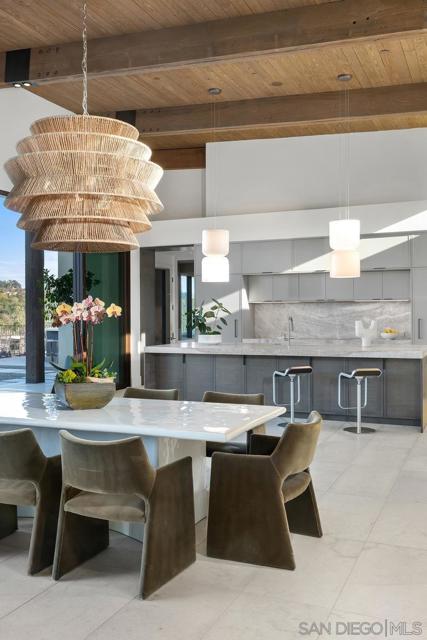 4728 El Aspecto, Rancho Santa Fe CA: https://media.crmls.org/mediaz/64e17a3b-fe2d-4fed-ad6b-8171cdace497.jpg