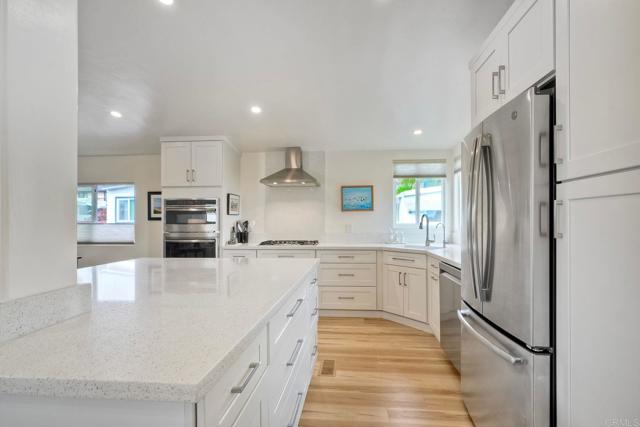 699 N Vulcan Avenue, Encinitas CA: https://media.crmls.org/mediaz/64e1d4b5-a38b-4444-91f6-b358757fad0a.jpg