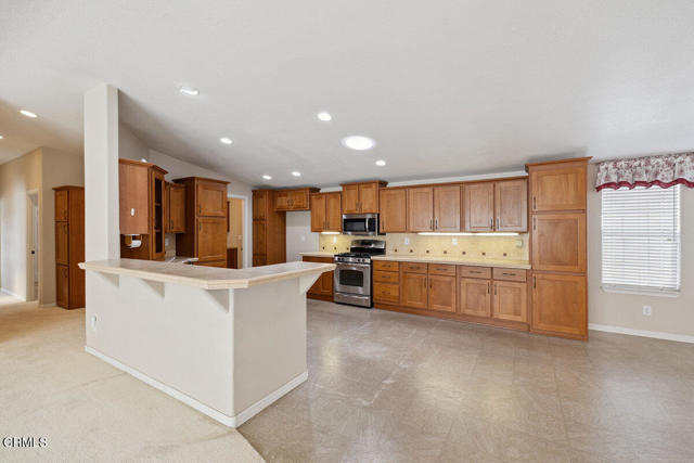 Detail Gallery Image 16 of 45 For 139 Dickens Cir #139,  Ventura,  CA 93003 - 3 Beds | 2 Baths
