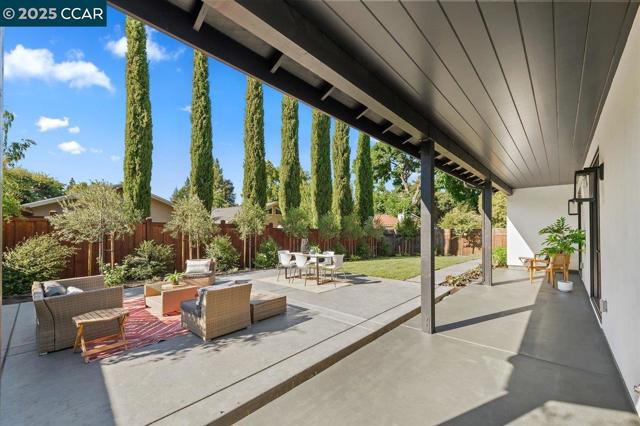 132 Quinterra Ln, Danville CA: https://media.crmls.org/mediaz/64e30eef-fbd2-43ad-91ac-96922a38a890.jpg