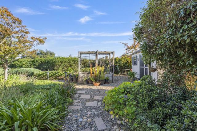 310 Via Vaquero Norte, San Juan Bautista CA: https://media.crmls.org/mediaz/64e32a10-5531-400c-aca3-5af1e5c0bf85.jpg