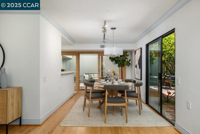 2432 Pine Knoll Dr, Walnut Creek CA: https://media.crmls.org/mediaz/64e3f304-6df1-4a75-b859-076a79ecf9f7.jpg