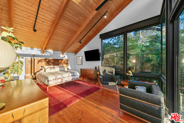 20605 Cheney Drive, Topanga CA: https://media.crmls.org/mediaz/64e45098-58d4-4a82-9aef-3b1a861e2926.jpg