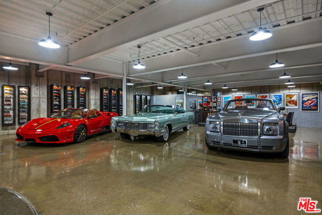 10472 Revuelta Way, Los Angeles CA: https://media.crmls.org/mediaz/64e48b4e-a990-4832-bffe-786a3da9700d.jpg