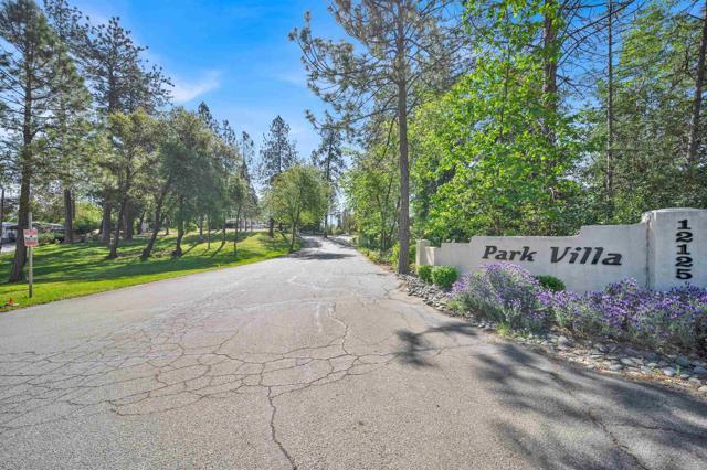12125 Lake Boulevard, Redding CA: https://media.crmls.org/mediaz/64e5bc92-9b83-4a91-8098-3cf9bb27b7e3.jpg