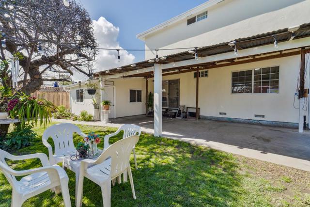 240 Daphne Way, East Palo Alto CA: https://media.crmls.org/mediaz/64e5ce9d-1be2-41a0-ad97-458a7f2ef739.jpg