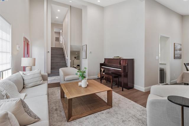 597 Singley Dr, Milpitas CA: https://media.crmls.org/mediaz/64e6a9cb-b14d-4ef9-b075-762128e3a959.jpg