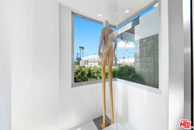 1430 Abbot Kinney Boulevard, Venice CA: https://media.crmls.org/mediaz/64e6cf79-ff73-42a3-8834-515976219c60.jpg
