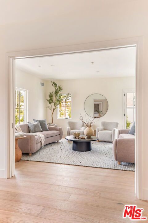 2455 23rd Street, Santa Monica CA: https://media.crmls.org/mediaz/64e6e5cc-d925-4162-a443-2998ee977f85.jpg