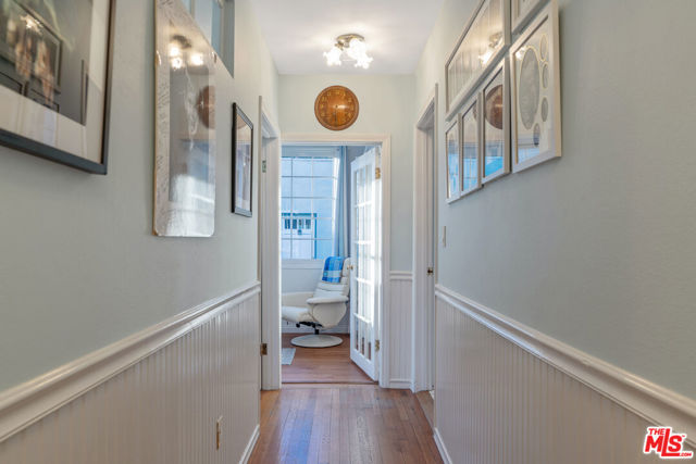 41 Vicente Terrace, Santa Monica CA: https://media.crmls.org/mediaz/64e705a4-d40c-4582-8b60-e34771741152.jpg