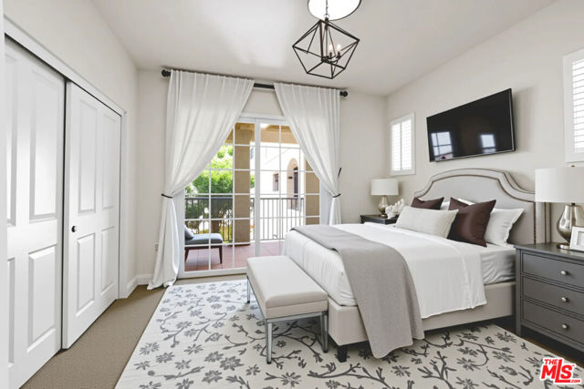 12975 Agustin Place, Playa Vista CA: https://media.crmls.org/mediaz/64e774eb-81d3-438c-88da-ade77a856072.jpg