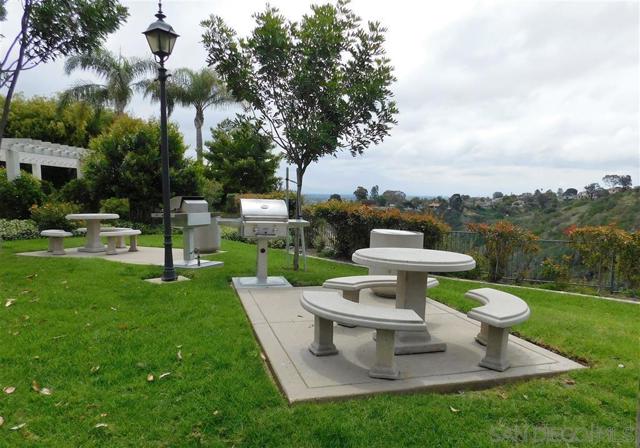 2475 Darlington, La Jolla CA: https://media.crmls.org/mediaz/64e7cdae-bd0c-4c4b-9330-0d251b60c4d5.jpg