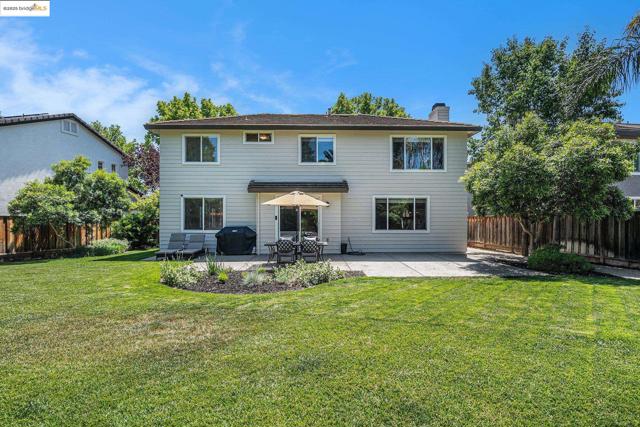 1951 Newton Drive, Brentwood CA: https://media.crmls.org/mediaz/64e7e7ab-755f-4393-a140-024ddeca4238.jpg
