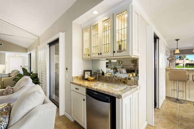 36 Maximo Way, Palm Desert CA: https://media.crmls.org/mediaz/64e82c6b-ae6b-43f8-90ca-8294d271f3fc.jpg