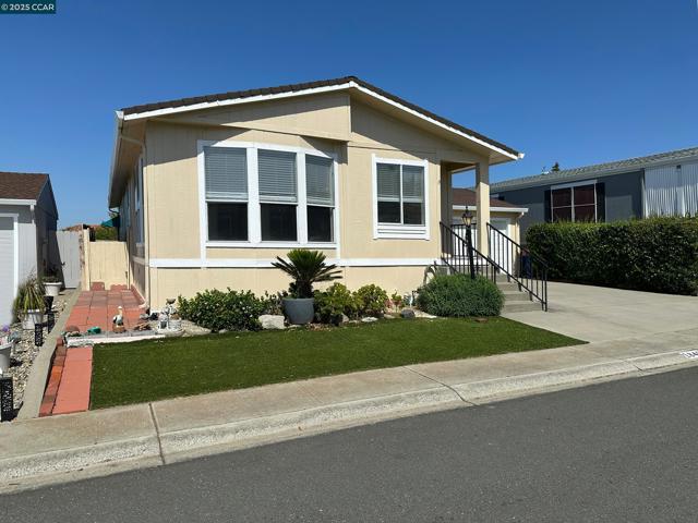 1840 Paris Ln, Antioch CA: https://media.crmls.org/mediaz/64e8360b-b45a-4655-8fc1-a68dcf286d7b.jpg