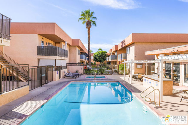 400 N Sunrise Way, Palm Springs CA: https://media.crmls.org/mediaz/64e8419b-25c2-43d4-8240-4063362694b1.jpg