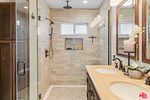4113 Don Diablo Drive, Los Angeles CA: https://media.crmls.org/mediaz/64e8ac4f-cb83-4ae2-84f5-1ae8ca3a61d5.jpg