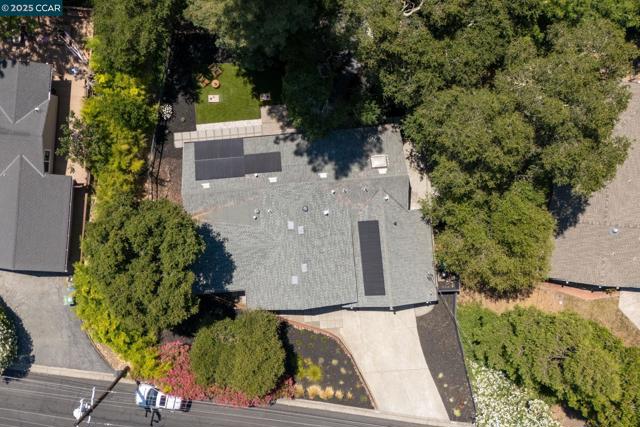 148 Draeger Drive, Moraga CA: https://media.crmls.org/mediaz/64e92661-4d19-45ca-bd8b-8fae8b4ff57b.jpg