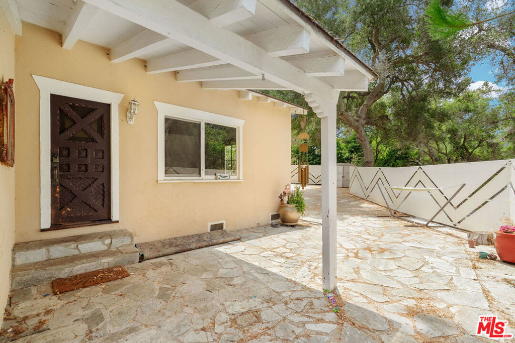 360 N Topanga Canyon Boulevard — architectural residence
