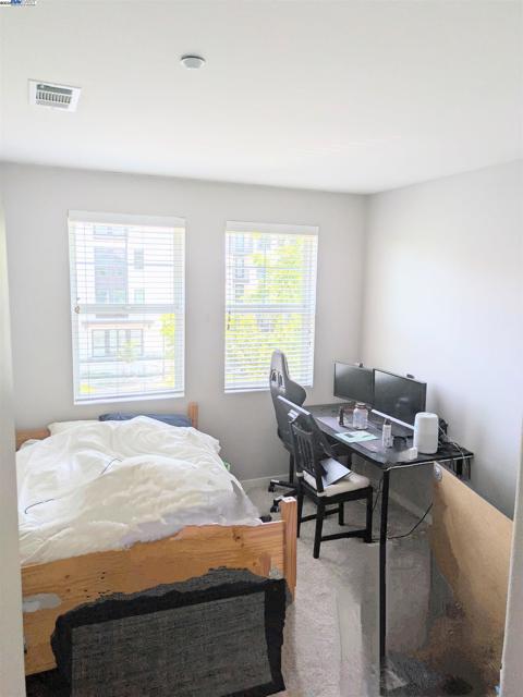 1948 Railroad Ave, Livermore CA: https://media.crmls.org/mediaz/64e9995c-c043-4401-af9b-66b4eb4388a9.jpg