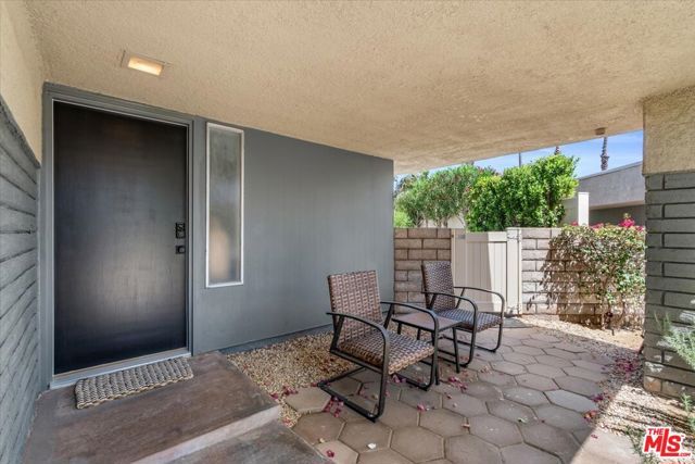 3072 Sunflower Circle, Palm Springs CA: https://media.crmls.org/mediaz/64e9beea-14e6-4b24-bcaf-129f73b7d932.jpg