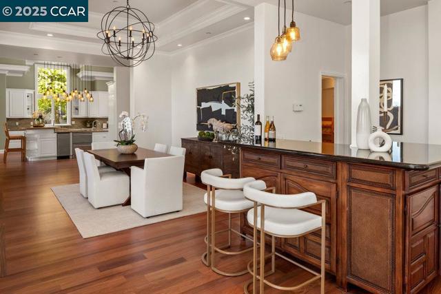 128 Oak Rd, Orinda CA: https://media.crmls.org/mediaz/64eb48fa-acda-4dbb-abfc-48e23239f2b9.jpg