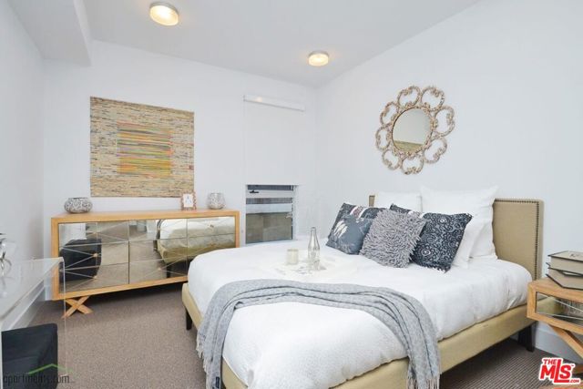 1168 S Barrington Avenue, Los Angeles CA: https://media.crmls.org/mediaz/64eba556-d63b-40a2-9d0e-e784a373d8a5.jpg