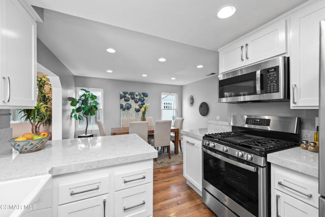 719 Westfield Court, Ventura CA: https://media.crmls.org/mediaz/64ebce1c-e3e6-4f8a-9243-1e3683d9e765.jpg