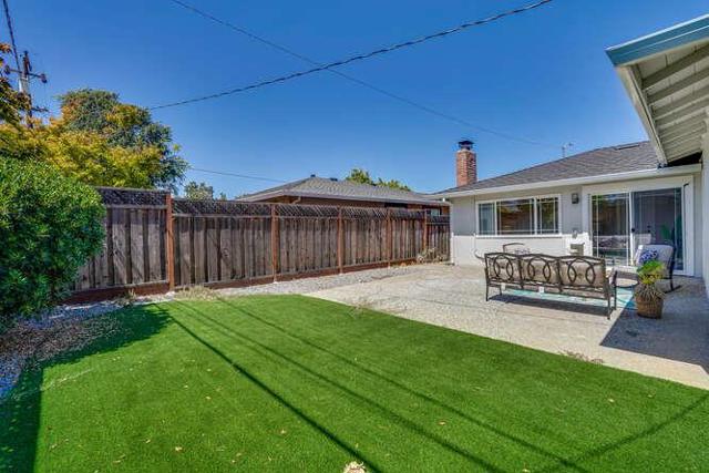 898 La Plata Plaza, Campbell CA: https://media.crmls.org/mediaz/64ebf796-b45f-4b1c-ac8a-0ab5f6b5d26f.jpg