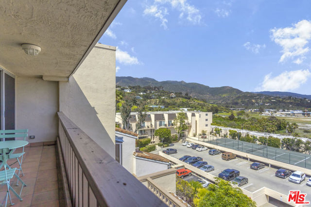 23910 De Ville Way, D photo 31