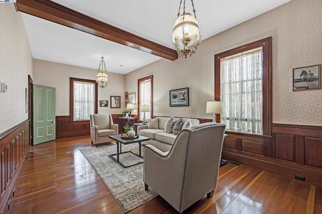 2211 College Avenue, Livermore CA: https://media.crmls.org/mediaz/64ed14a7-bdd6-45a2-9c7f-aad678a90a95.jpg