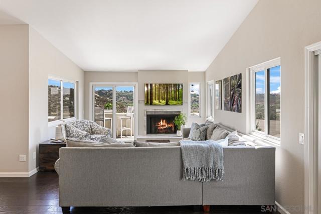 701 Fino Glen, Escondido CA: https://media.crmls.org/mediaz/64ed9e36-8805-4ea4-b093-af16d7f8f4f1.jpg